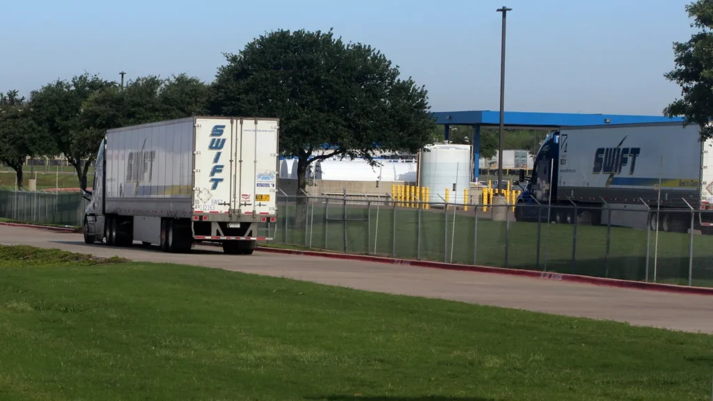 Knight-Swift Transportation Finalizes Retirement Plan Settlement, Closing Multi-Year Legal Chapter